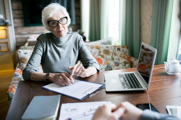 Rencontre femme de 50 ans et plus : astuces pour obtenir un premier rendez-vous